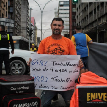 Food & Beverage Establishment Posts Sign Telling Delivery Riders to Be Patient, Sparks Debate