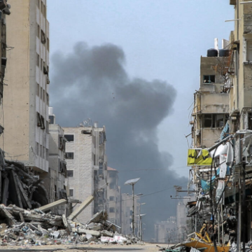 Intense Clashes Erupt Near Gaza’s Al-Shifa Hospital as Israel Targets Hamas Stronghold