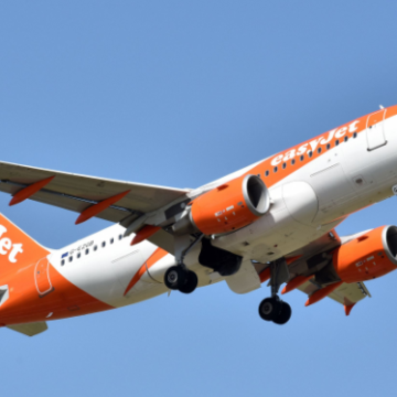 European Heatwave Fails to Deter Travelers, EasyJet Sees Surge in Demand