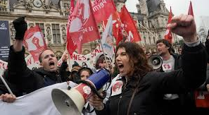 Paris Cleans Up After Strike Ends, But Tensions Over Pension Reforms Persist