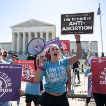 US Supreme Court Overturns Roe v Wade, Eliminating Federal Abortion Rights