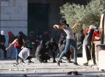 Over 150 Palestinians Injured in Clashes at Al-Aqsa Mosque