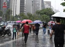 Singapore Braces for Heavy Rains and Cooler Conditions as Monsoon Surge Hits